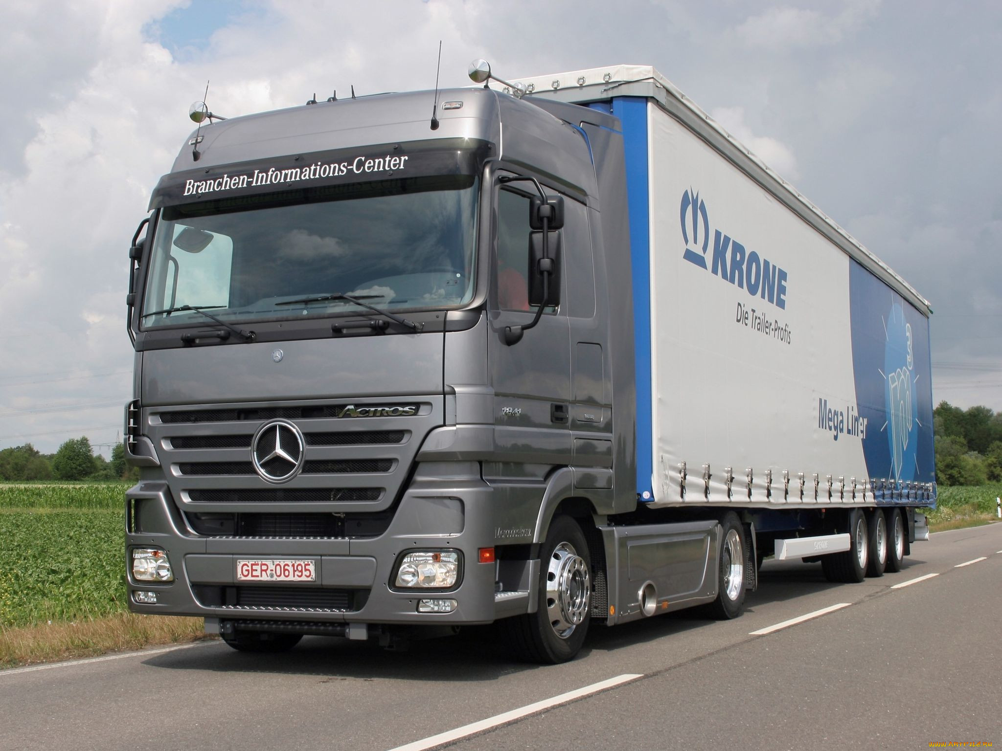 , mercedes, trucks